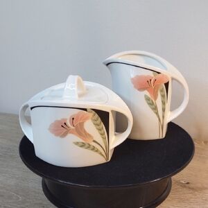 Villeroy & Boch Porcelain Iris Cream And Sugar Bowl Set